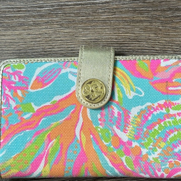 Lilly Pulitzer Wallet - Picture 2 of 8